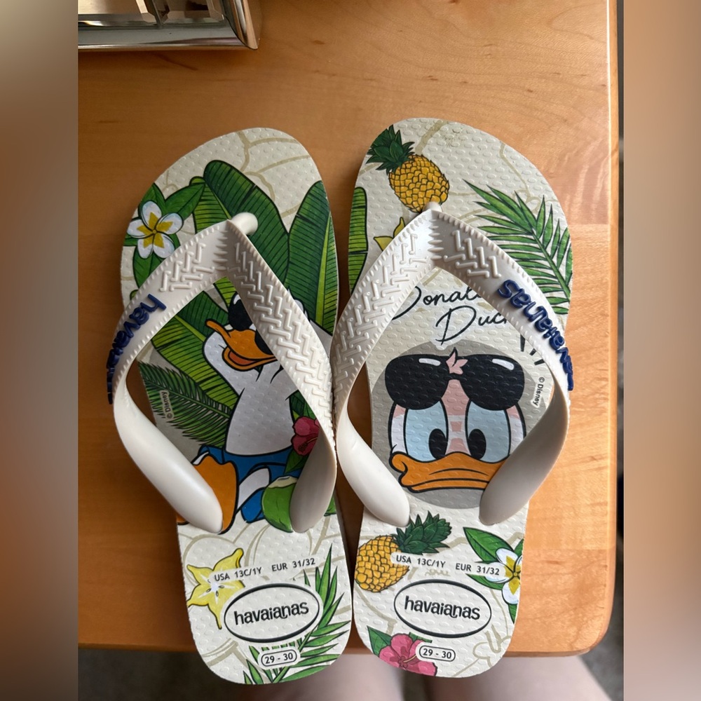 New! Kids Havaianas Donald Duck Pineapple Tropical Flip Flops - White & Green